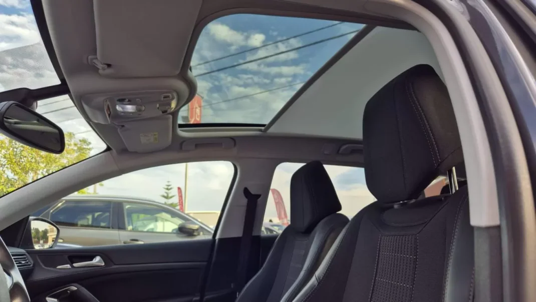 Peugeot 308 SW 2017 - 15900 EUR, 133694 km - AUTO.MOTO.pt - 133694km - foto 4 de 17