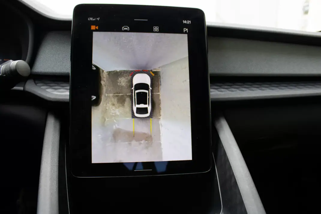 Polestar 2 2021 - 22500 EUR, 138000 km - AUTO.MOTO.pt - 138000km - foto 34 de 46