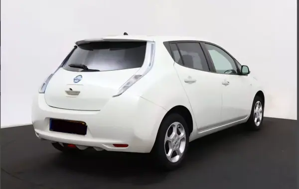 Nissan Leaf 2011 - 4900 EUR, 125000 km - AUTO.MOTO.pt - 125000km - foto 19 de 20