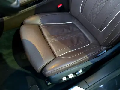 BMW 740 2017 - 35900 EUR, 125000 km - AUTO.MOTO.pt - 125000km - foto 22 de 54