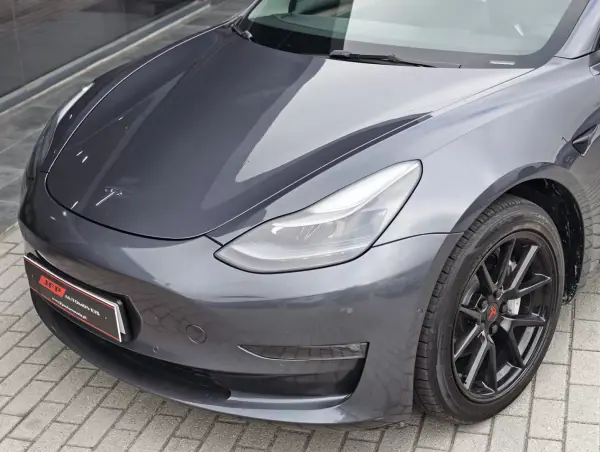 Tesla Model 3 2021 - 27500 EUR, 87000 km - AUTO.MOTO.pt - 87000km - foto 5 de 16