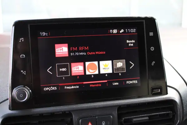 Peugeot Partner 1.5 BlueHDI Premium Longa 2020 - 14990 EUR, 176000 km - AUTO.MOTO.pt - 176000km - foto 15 de 18