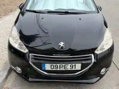 Peugeot 208 2014 - 7500 EUR, 127000 km - foto 2 de 9