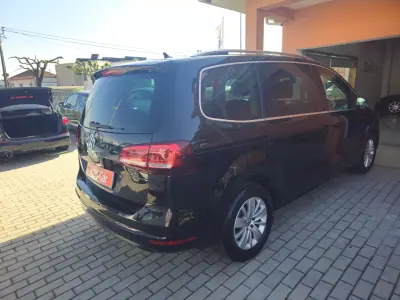 Volkswagen Sharan 2016 - 21500 EUR, 111800 km - AUTO.MOTO.pt - 111800km - foto 4 de 15