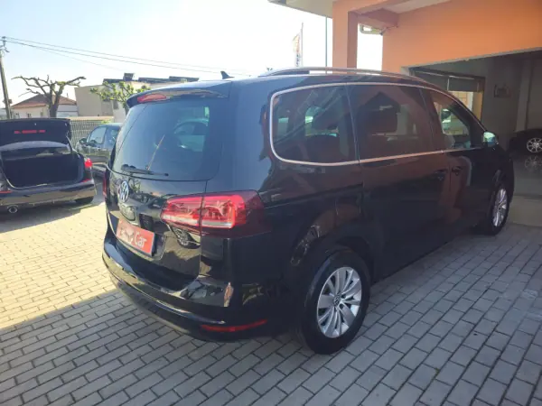 Volkswagen Sharan 2016 - 21500 EUR, 111800 km - AUTO.MOTO.pt - 111800km - foto 4 de 15