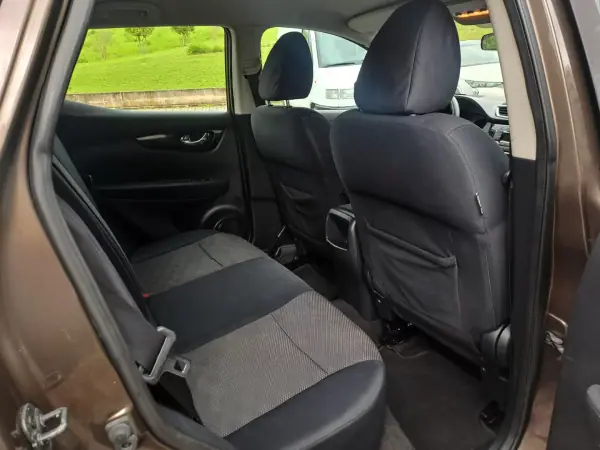 Nissan Qashqai 2015 - 13000 EUR, 125000 km - AUTO.MOTO.pt - 125000km - foto 19 de 22