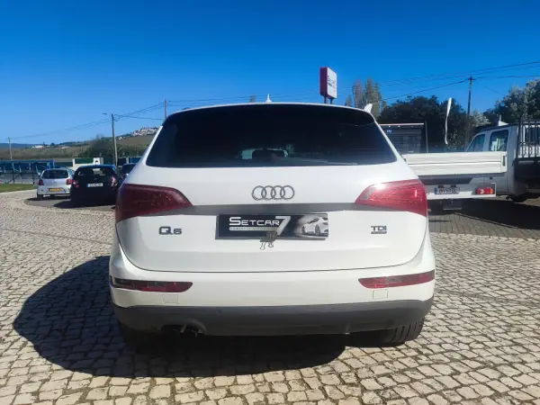 Audi Q5 2010 - 14490 EUR, 325000 km - AUTO.MOTO.pt - 325000km - foto 6 de 24