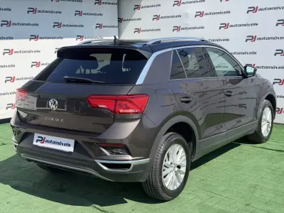 Volkswagen T-Roc 2018 - 16990 EUR, 102000 km - AUTO.MOTO.pt - 102000km - foto 6 de 12