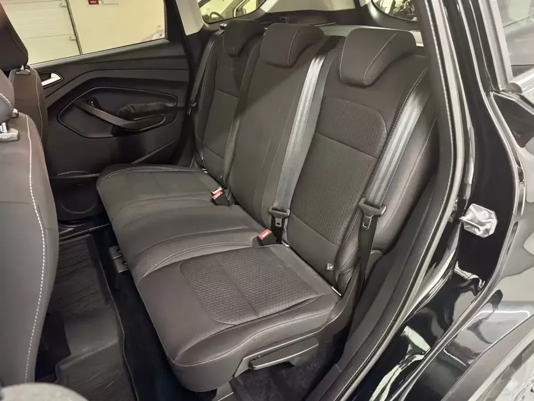 Ford Kuga 2017 - 11750 EUR, 111000 km - 111000km - foto 44 de 55
