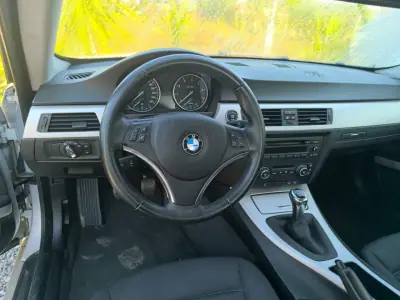 BMW 320 2009 — foto 4 de 8