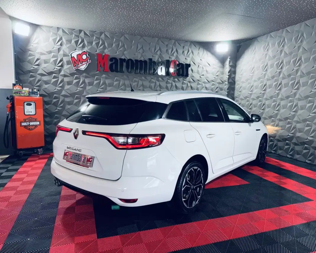 Renault Mégane Sport Tourer 2018 - 9990 EUR, 200608 km - 200608km - foto 2 de 26