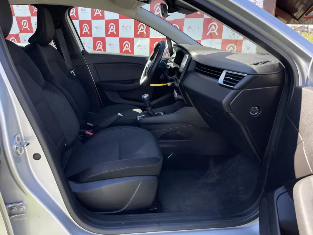 Renault Clio 2021 - 13990 EUR, 136670 km - AUTO.MOTO.pt - 136670km - foto 12 de 20