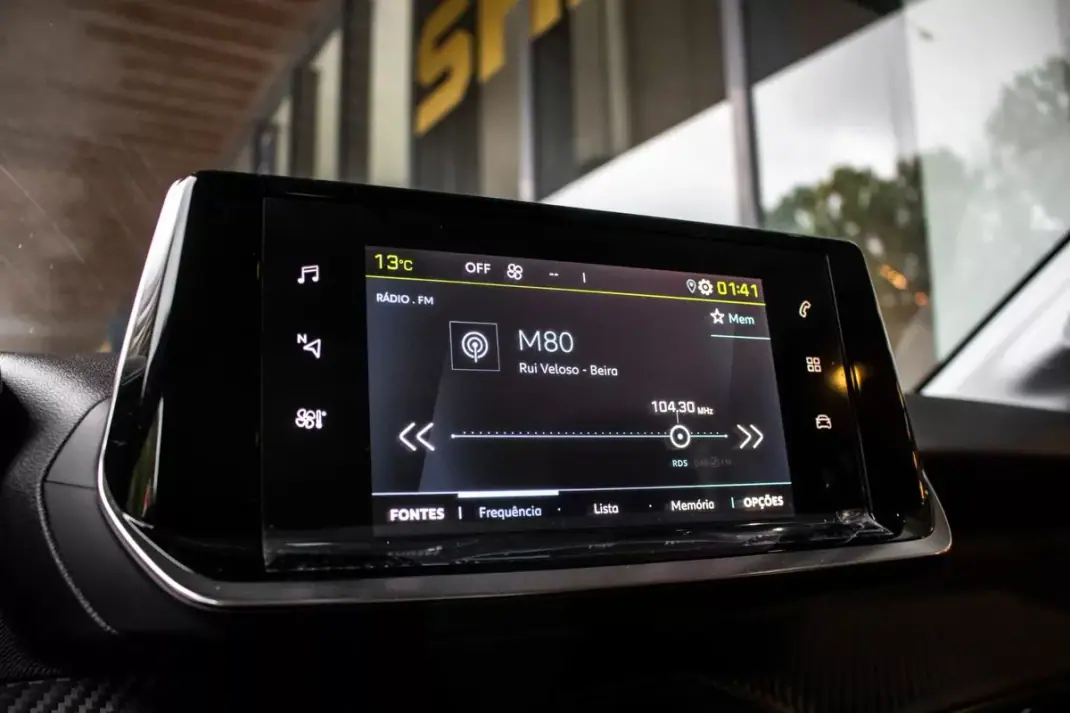 Peugeot e-208 2023 - 17800 EUR, 18457 km - AUTO.MOTO.pt - 18457km - foto 37 de 41