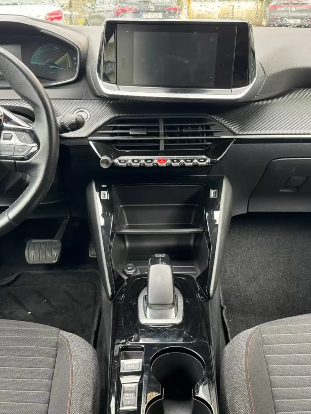 Peugeot e-208 2020 - 15000 EUR, 99692 km - AUTO.MOTO.pt - 99692km - foto 17 de 20