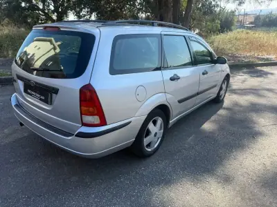 Ford Focus 2004 - 2750 EUR, 155000 km - AUTO.MOTO.pt - 155000km - foto 19 de 24