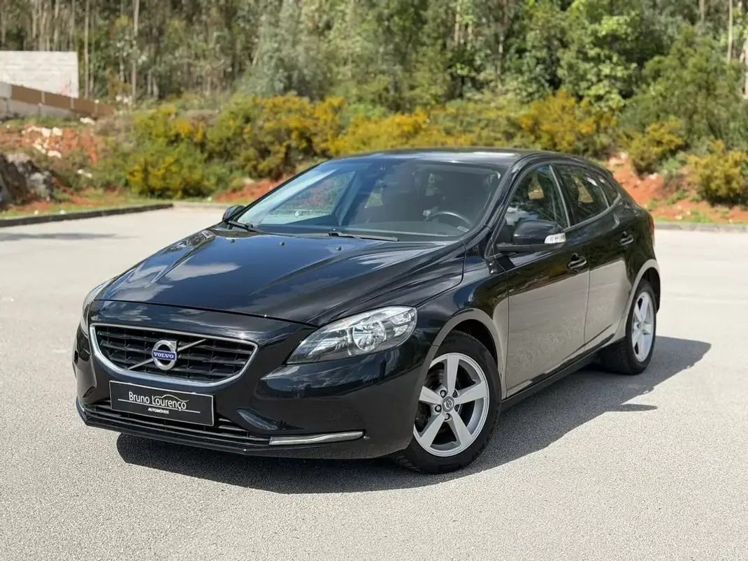 Volvo V40 2014 - 10500 EUR, 169600 km - AUTO.MOTO.pt - 169600km - foto 12 de 32