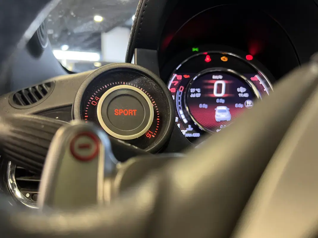 Abarth 500 2016 - 15990 EUR, 90000 km - 90000km - foto 29 de 48