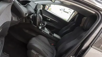 Peugeot 3008 2022 - 21750 EUR, 58000 km - AUTO.MOTO.pt - 58000km - foto 16 de 35