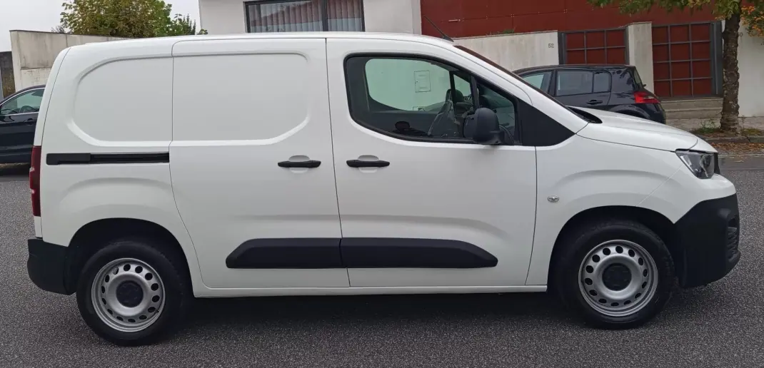 Peugeot Partner 2020 - 11490 EUR, 120900 km - 120900km - foto 4 de 19