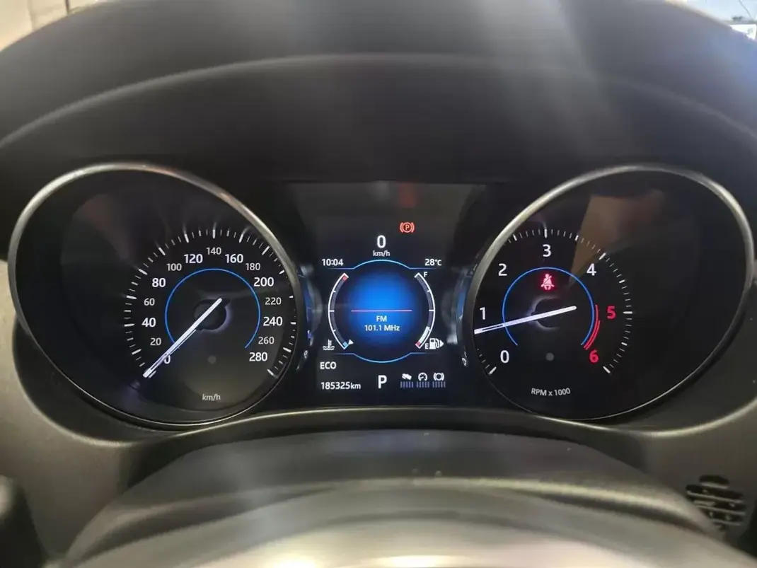 Jaguar XE 2017 - 16980 EUR, 185325 km - 185325km - foto 24 de 36