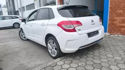 Citroën C4 2012 - 8900 EUR, 180000 km - AUTO.MOTO.pt - 180000km - foto 21 de 24