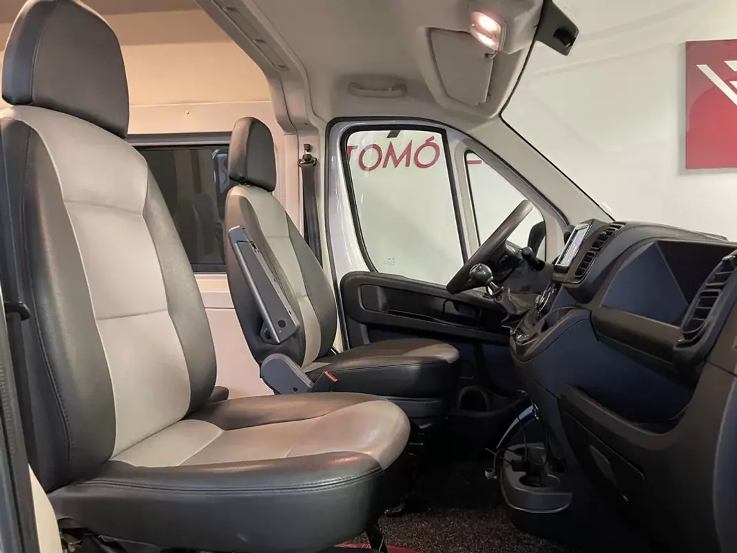 Fiat Ducato 2022 - 32500 EUR, 94000 km - AUTO.MOTO.pt - 94000km - foto 17 de 33