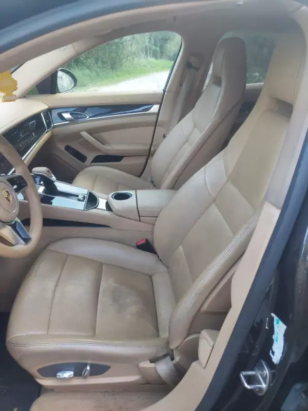 Porsche Panamera 2013 - 39800 EUR, 151533 km - AUTO.MOTO.pt - 151533km - foto 8 de 10