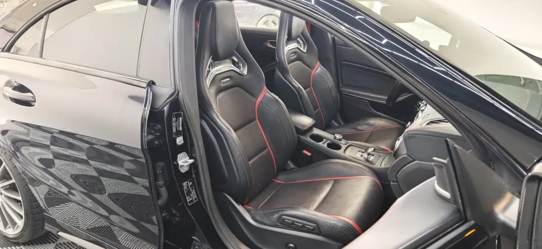 Mercedes-Benz CLA 45 AMG 2014 - 29990 EUR, 169000 km - AUTO.MOTO.pt - 169000km - foto 41 de 43