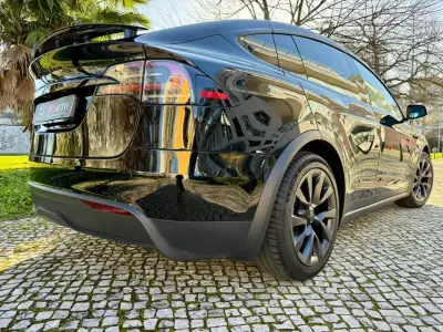 Tesla Model X 2023 - 81890 EUR, 49000 km - AUTO.MOTO.pt - 49000km - foto 31 de 47
