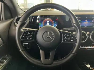 Mercedes-Benz GLA 250 2021 - 27600 EUR, 108896 km - AUTO.MOTO.pt - 108896km - foto 8 de 23