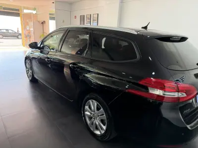 Peugeot 308 SW 2017 - 9000 EUR, 169000 km - 169000km - foto 5 de 13