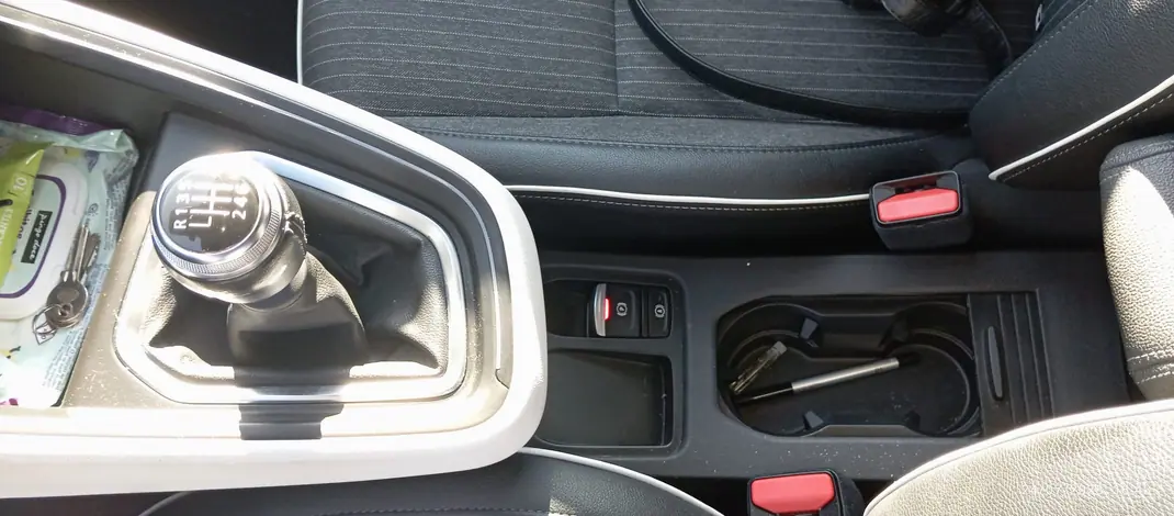 Renault Clio 2023 - 15000 EUR, 54000 km - AUTO.MOTO.pt - 54000km - foto 5 de 7