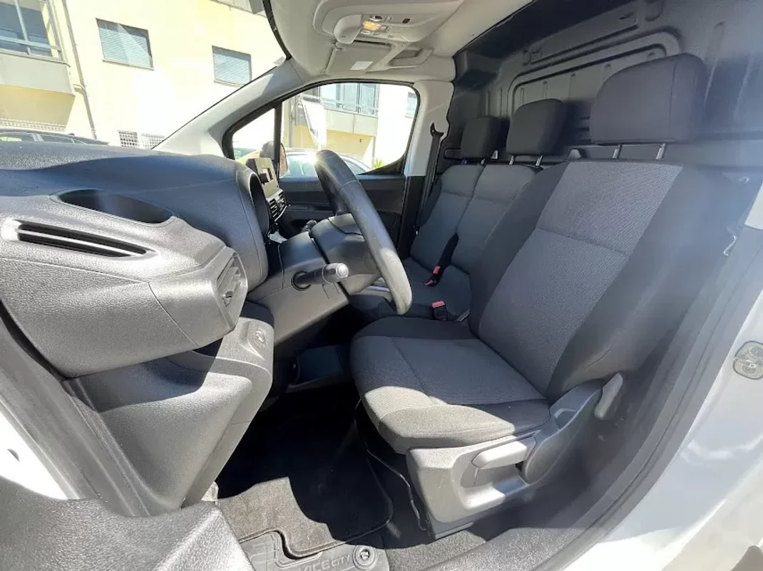 Toyota PROACE CITY 1.5D 100cv EXCLUIVE 2020 - 16450 EUR, 62000 km - AUTO.MOTO.pt - 62000km - foto 11 de 35