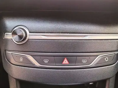 Peugeot 308 SW 2020 - 10990 EUR, 139592 km - AUTO.MOTO.pt - 139592km - foto 38 de 49