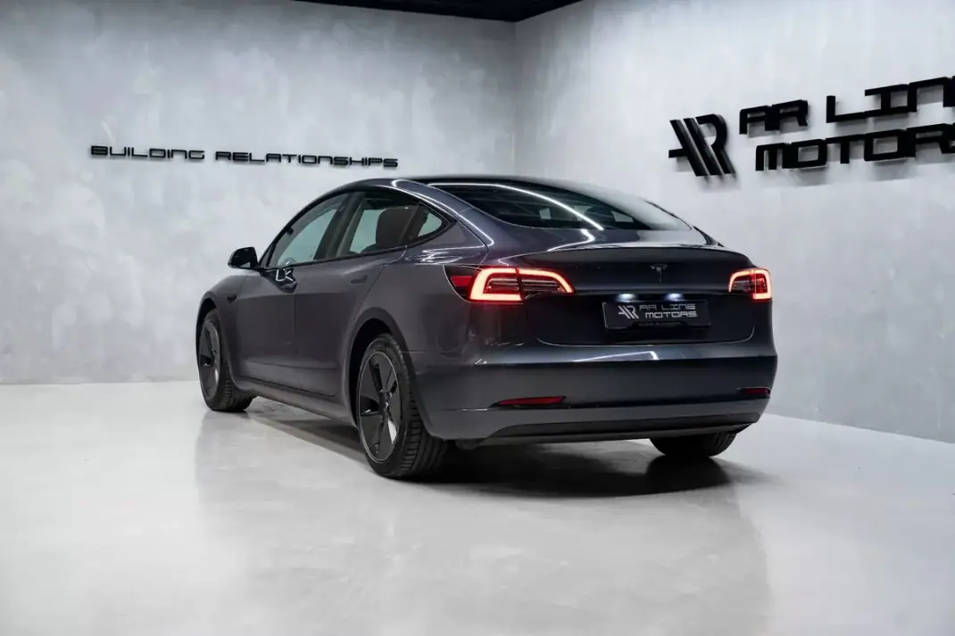Tesla Model 3 2023 - 31950 EUR, 88000 km - 88000km - foto 10 de 48