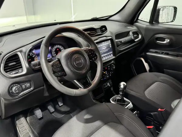 Jeep Renegade 2021 - 17990 EUR, 55000 km - AUTO.MOTO.pt - 55000km - foto 24 de 28