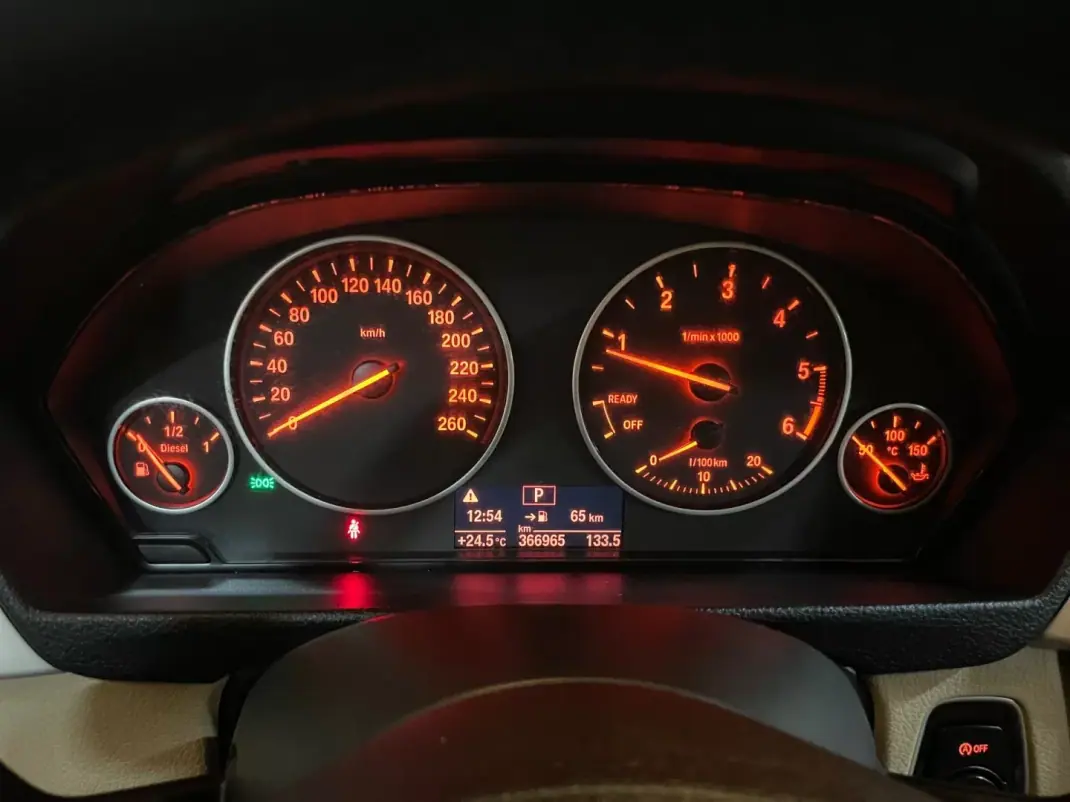 BMW 320 2015 - 11950 EUR, 366055 km - 366055km - foto 9 de 20