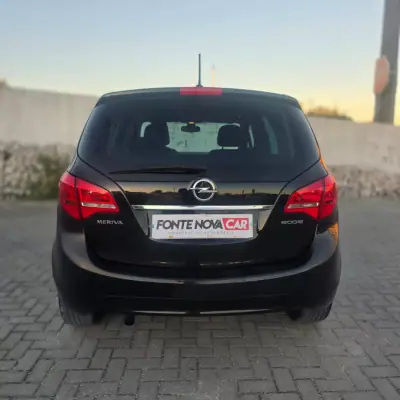 Opel Meriva 2011 — foto 5 de 17
