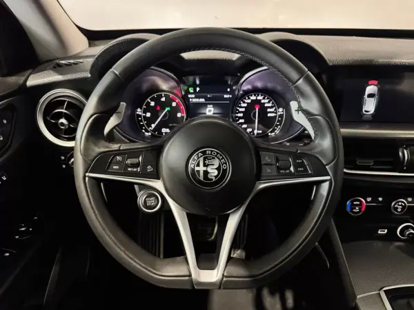 Alfa Romeo Stelvio 2017 - 22900 EUR, 215900 km - AUTO.MOTO.pt - 215900km - foto 27 de 60