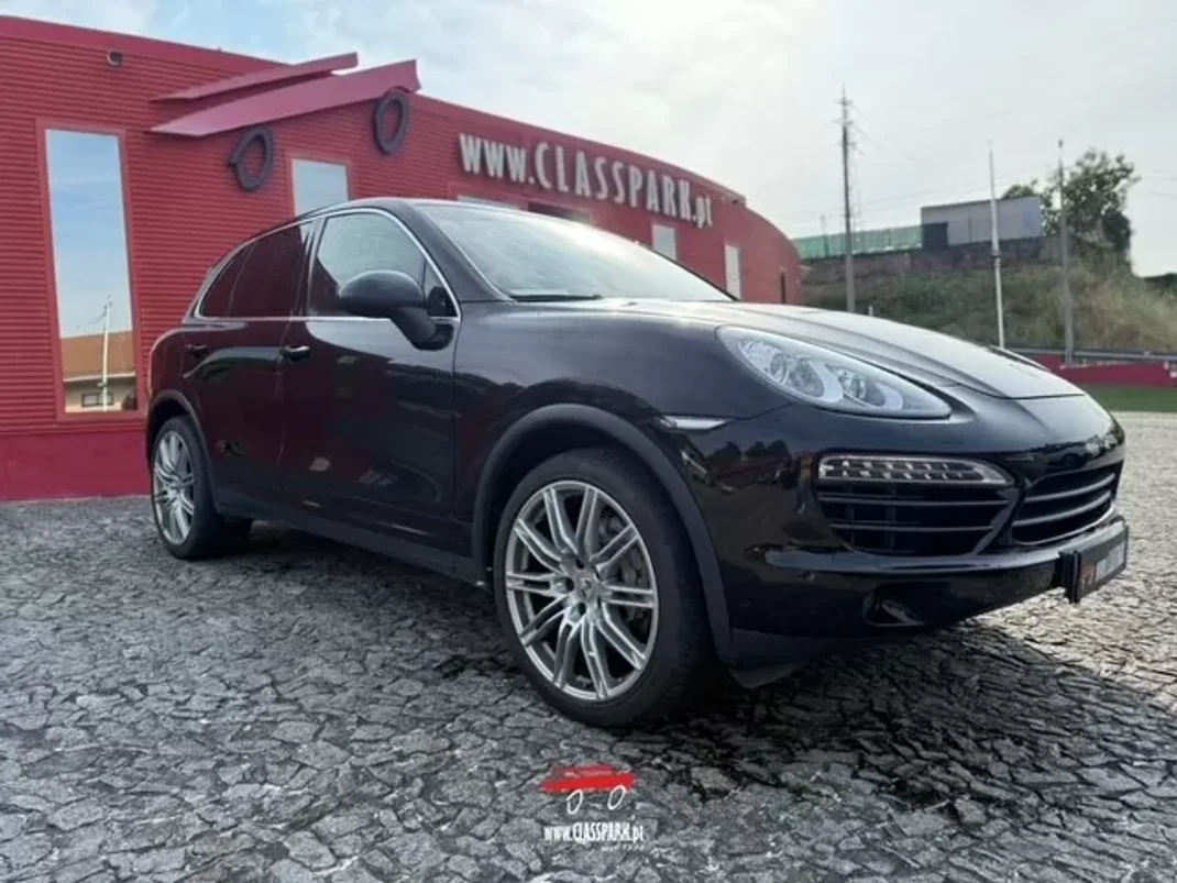 Porsche Cayenne 2012 - 29500 EUR, 211000 km - AUTO.MOTO.pt - 211000km - foto 1 de 22