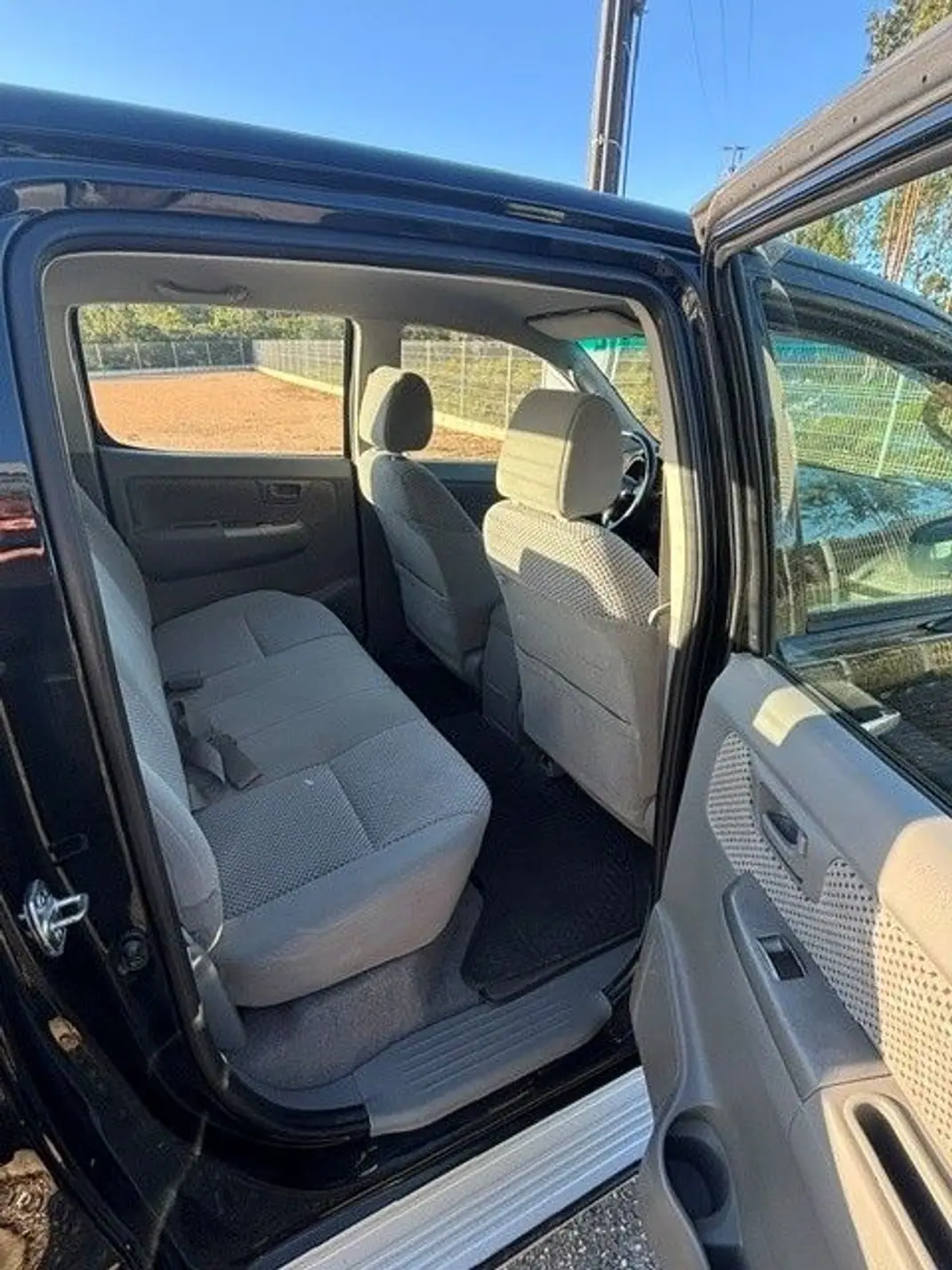 Toyota Hilux 2007 - 23000 EUR, 232000 km - 232000km - foto 3 de 6