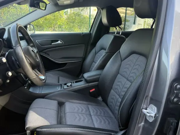 Mercedes-Benz GLA 180 2017 - 20999 EUR, 80000 km - AUTO.MOTO.pt - 80000km - foto 16 de 22