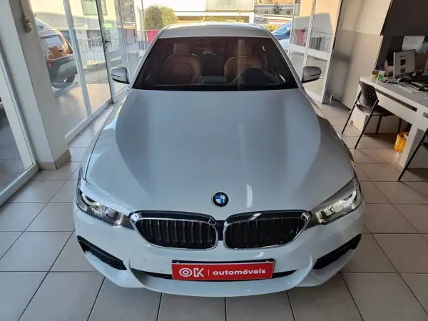 BMW 530e 2019 - 31500 EUR, 46900 km - AUTO.MOTO.pt - 46900km - foto 4 de 39