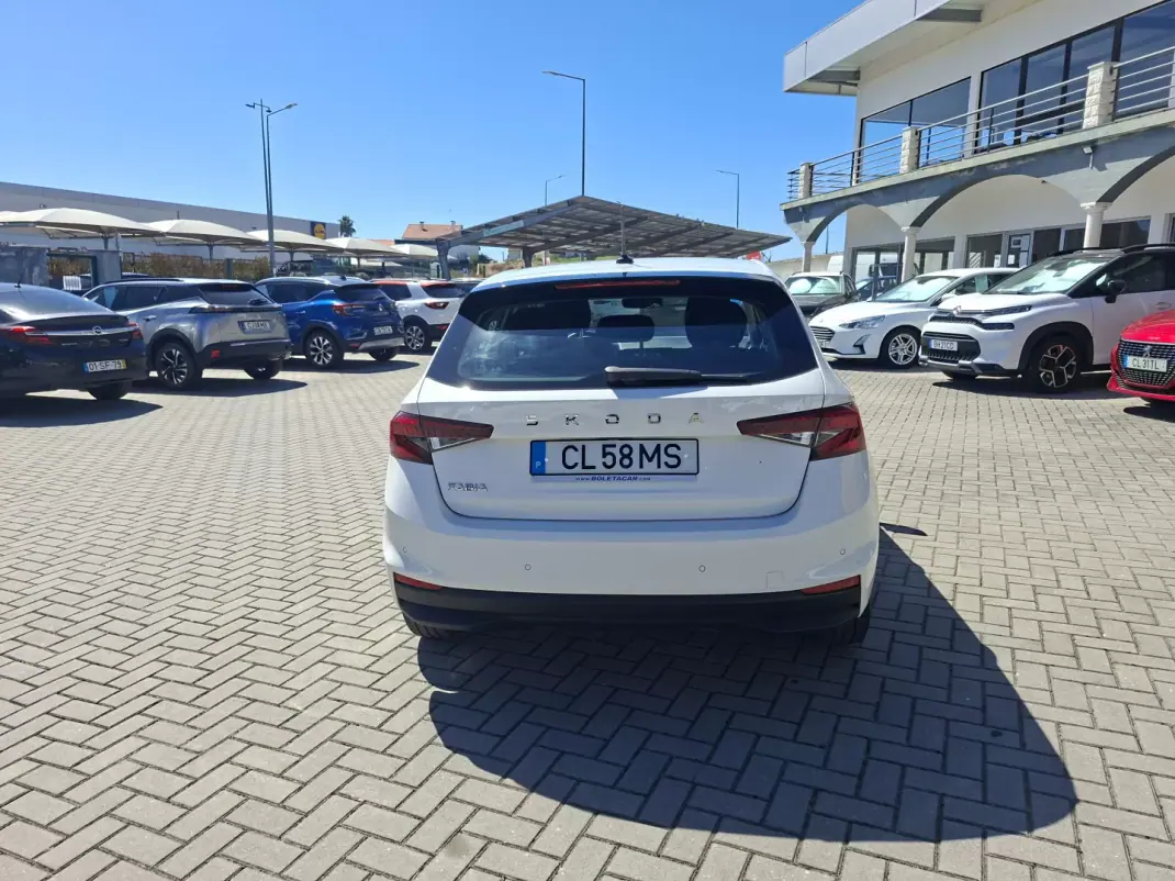 Skoda Fabia 2024 - 15000 EUR, 40500 km - 40500km - foto 7 de 30