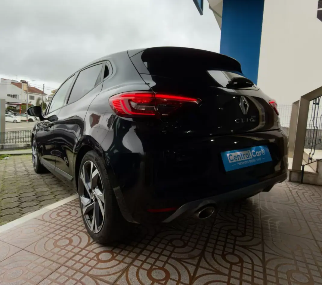 Renault Clio 2023 - 15950 EUR, 82000 km - AUTO.MOTO.pt - 82000km - foto 8 de 25