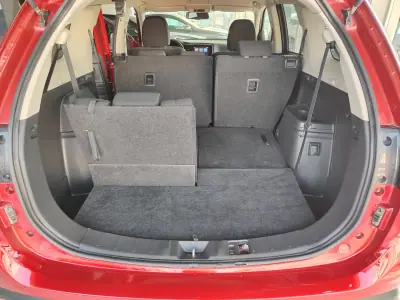 Mitsubishi Outlander 2021 - 18900 EUR, 141000 km - AUTO.MOTO.pt - 141000km - foto 17 de 37