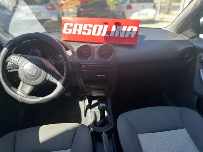 SEAT Ibiza 2005 - 5490 EUR, 145000 km - AUTO.MOTO.pt - 145000km - foto 5 de 7