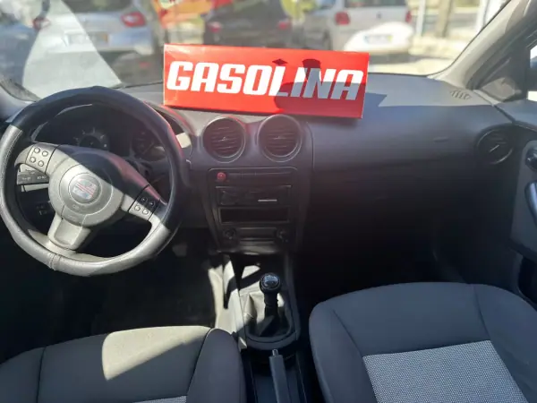 SEAT Ibiza 2005 - 5490 EUR, 145000 km - AUTO.MOTO.pt - 145000km - foto 5 de 7