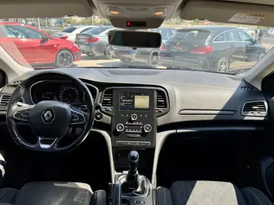 Renault Mégane Sport Tourer 2019 - 10999 EUR, 149000 km - 149000km - foto 4 de 22