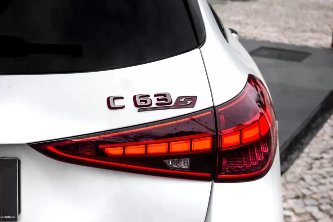 Mercedes-Benz C 63 AMG 2024 - 99450 EUR, 46345 km - AUTO.MOTO.pt - 46345km - foto 13 de 50